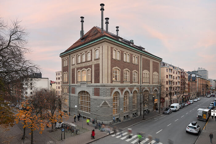 <span id="hs_cos_wrapper_name" class="hs_cos_wrapper hs_cos_wrapper_meta_field hs_cos_wrapper_type_text" style="" data-hs-cos-general-type="meta_field" data-hs-cos-type="text" >Besök oss på City Meetings!</span>